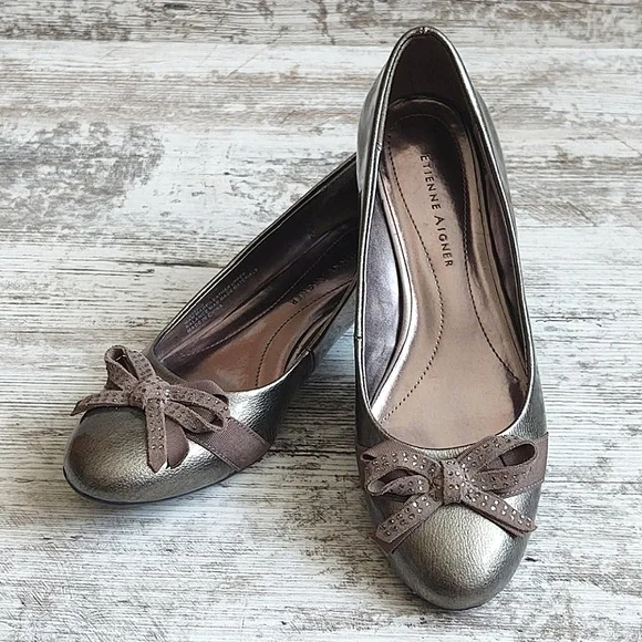 NWOT Etienne Aigner Patent Leather Silver Flats - Picture 2 of 16
